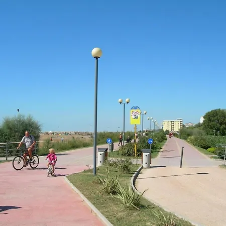 Ferienwohnung Fuer 5 Personen Ca 35 Qm In Bibione, Adriakueste Italien Und Umgebung - B62948 *